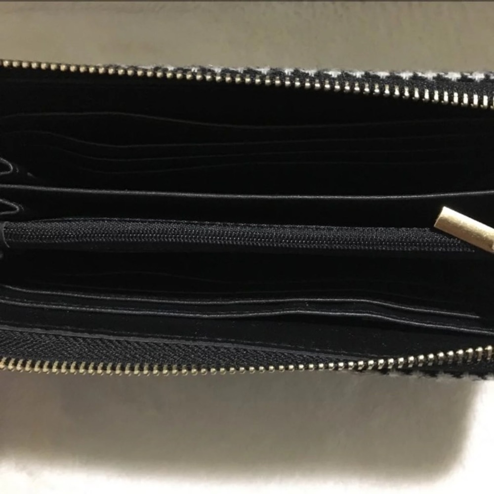 NWT BCBGeneration Wallet - Picture 4 of 4